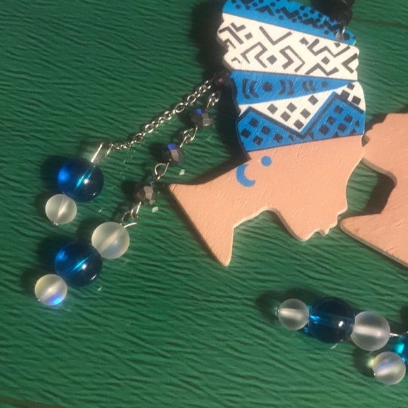 love, Savvy African Queen Inspired Earrings - Picture 2 of 2